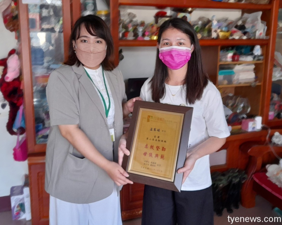 安得烈慈善協會表揚柔韌母親 肯定堅持不懈之精神 14 溫女士落地生根堅持不放棄 新住民媽媽獲頒柔韌母親