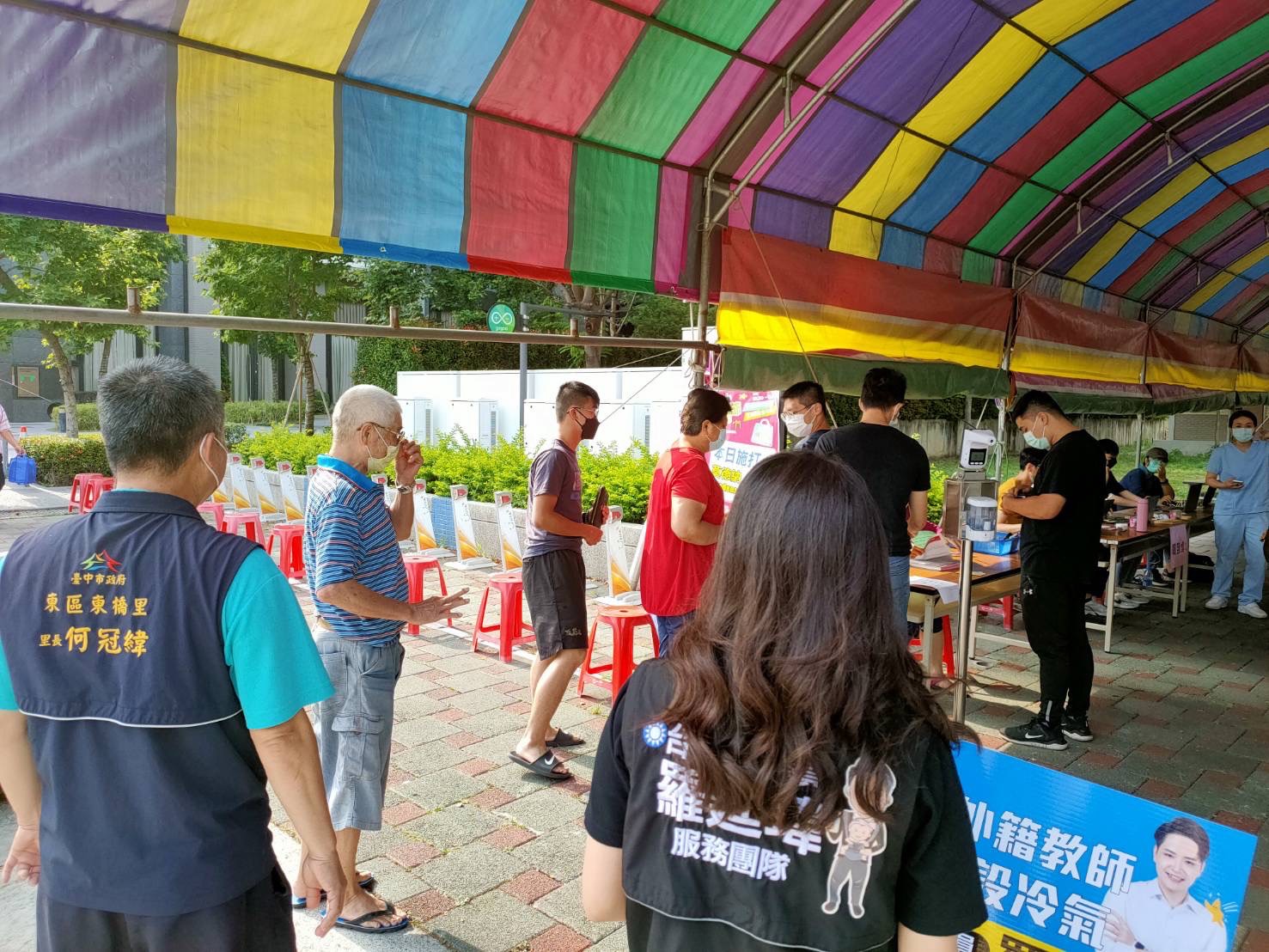 醫療量能崩潰/議員請求中市府設「快篩孕婦、陽性兒童快疫通道」 54 國民黨議員羅廷瑋提供