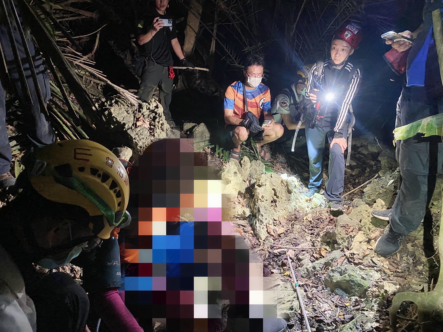 高雄健行老手誤闖柴壽山軍事管制區9小時　驚恐受困刺藤林呼救