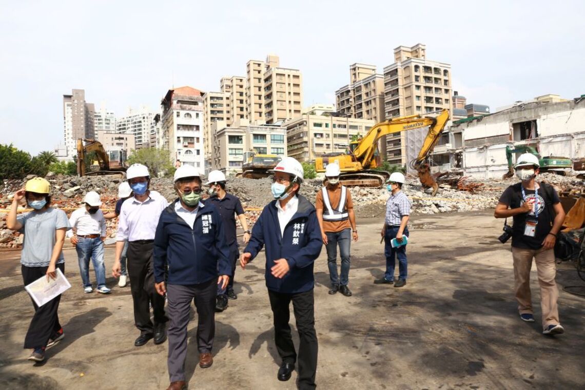 林欽榮副市長視察原七賢國中舊校舍拆除工程