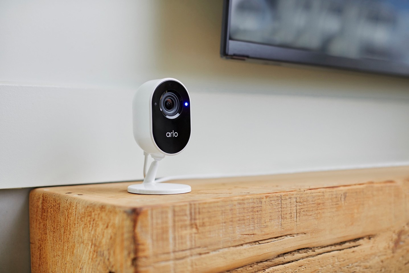 Arlo Essential 室內安全攝影機現已兼容 Apple Homekit
