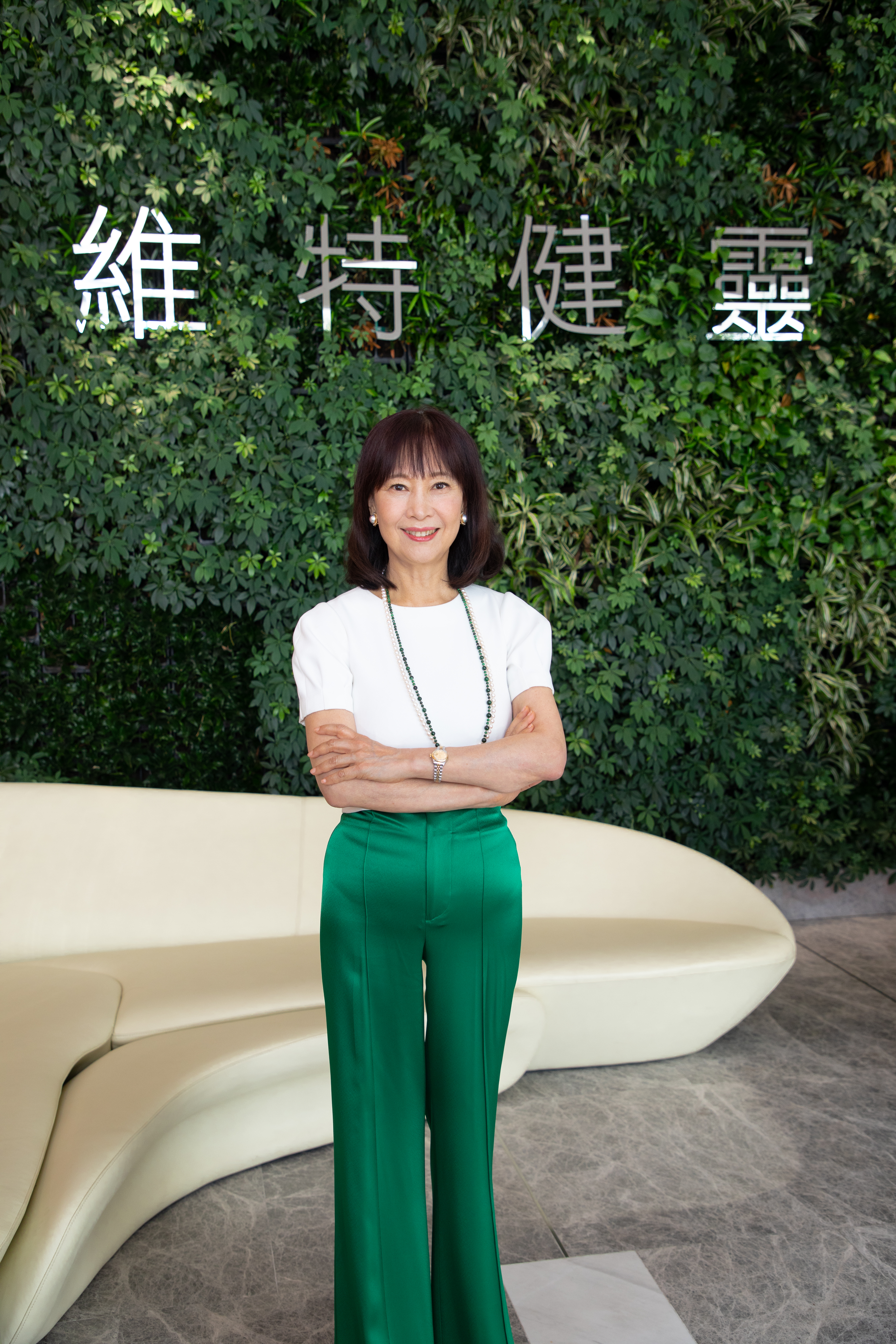 具中西醫學專業的維特健靈健康產品集團創辦人陳曦齡博士,以醫者的初心,盼在嚴峻疫情下,關懷醫護、長期病患、弱勢社群。