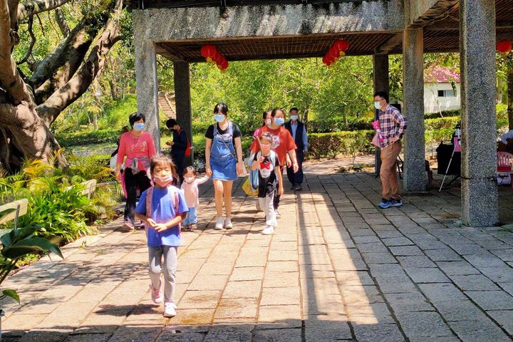 母親節喜遊虎頭埤 媽媽入園半票踩船六折優待