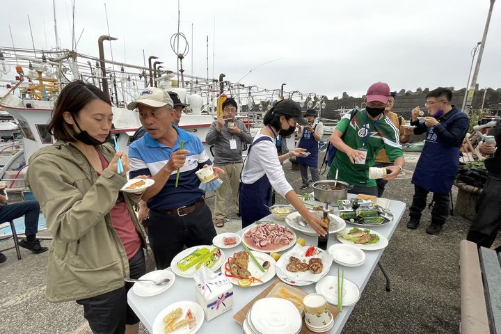 從龜山站看龜山島 來一趟梗枋山海小旅行