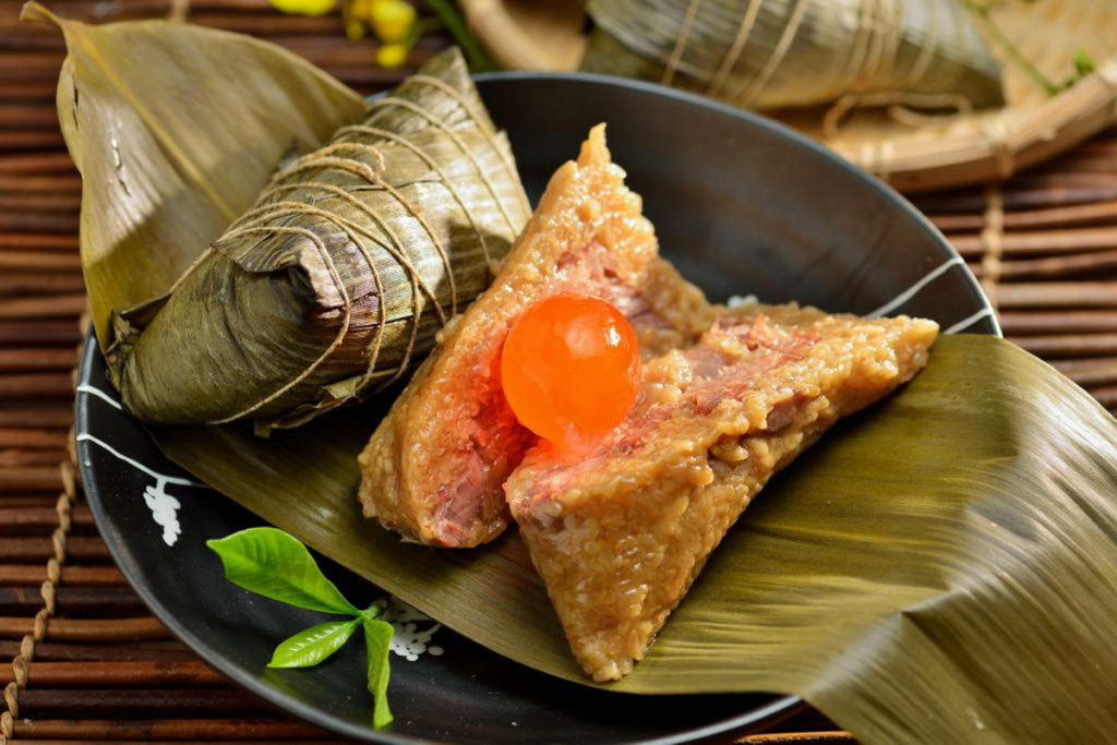 萊爾富推出立家湖州蛋黃鮮肉粽200gx5入，售價430元。