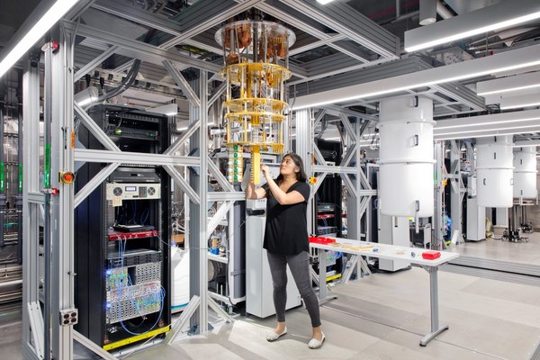 IBM 公布最新實用量子發展路線圖:2025 年推出超過 4,000 量子位的系統