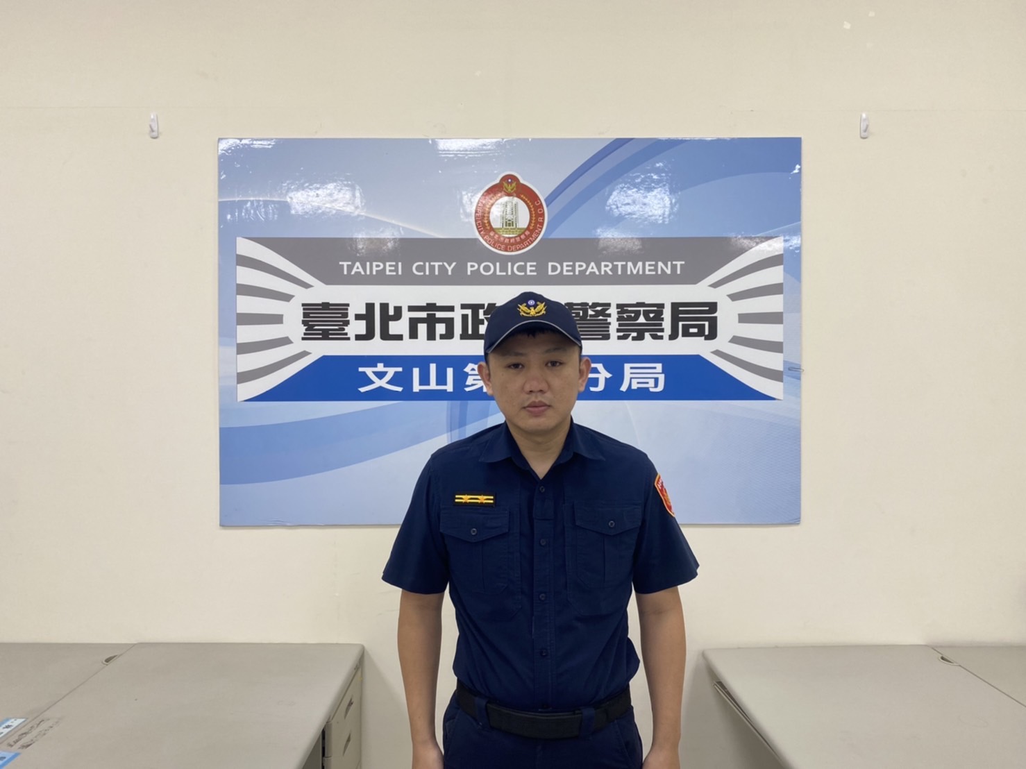 圖片說明:景美所所長曾鈺舜說明案情。(記者趙靜姸翻攝)