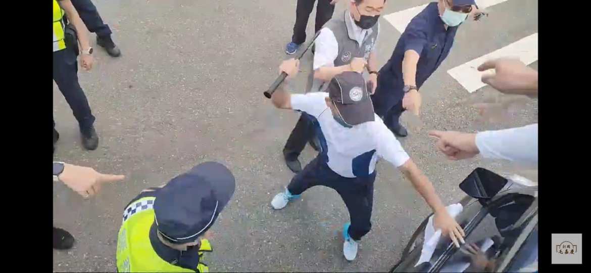 【有片】抗議客博經費竟遭破窗強制驅離 警方:維安考量 17 279869600 10159216854404794 8517120018472410121 n
