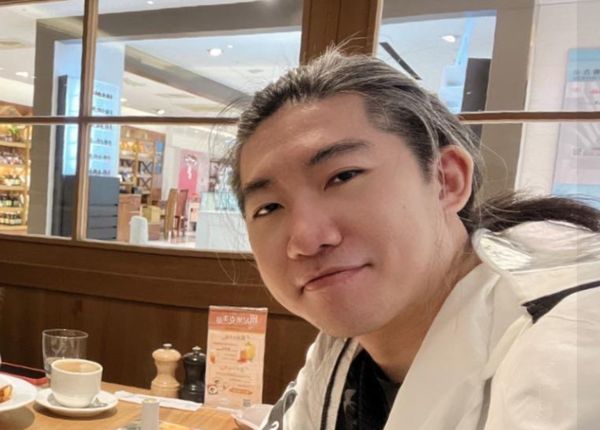 圖片說明：史書華被網友發現他開團代購的消毒噴霧槍產地標註中國。（圖／翻攝自盾牌牙醫史書華）