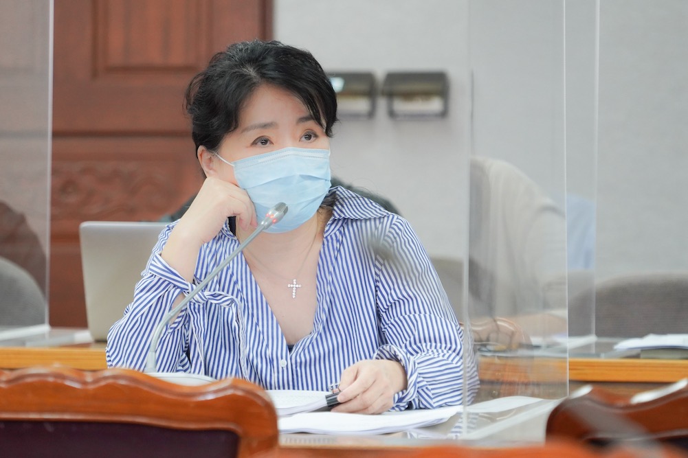 央行緊縮政策救經濟抑通膨擇一?李貴敏示警:房貸利息漲衝擊大 40 國民黨立委李貴敏。