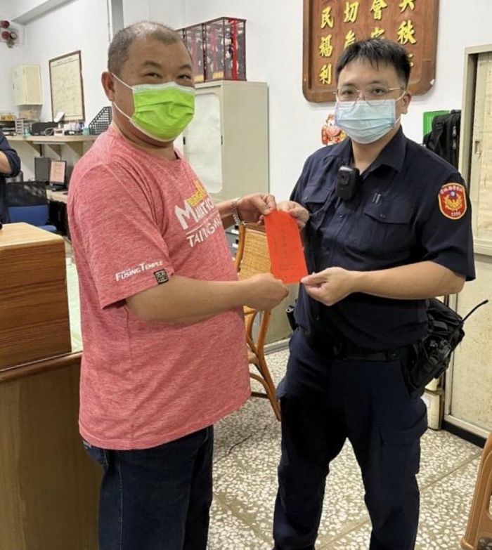 慰勉員警執勤辛勞 吳厝警友會頒發獎勵金