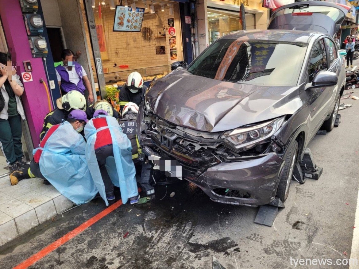 【有片】龍潭小客車連環撞13車遭波及7人輕重傷 13 F7C0C1AF 644D 47B4 A986 D4A32E74666A