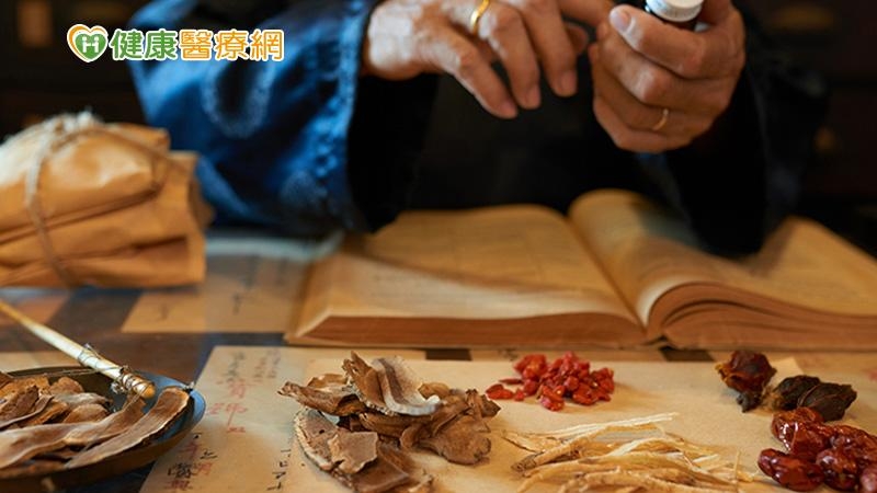 預防換季感冒、增加免疫力 中醫師教你「預防保健」中藥配方!