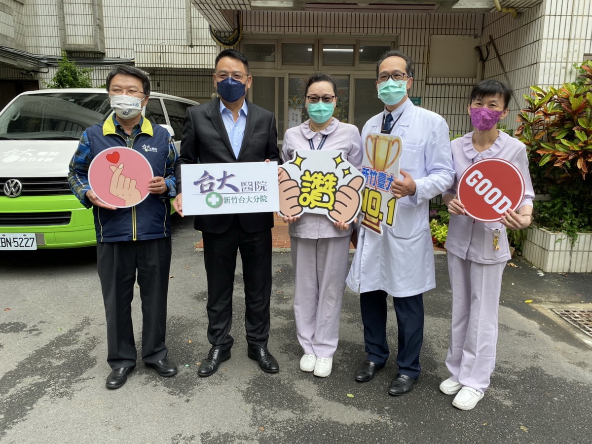 林耕仁爲醫護打氣。（圖翻攝自林耕仁臉書）