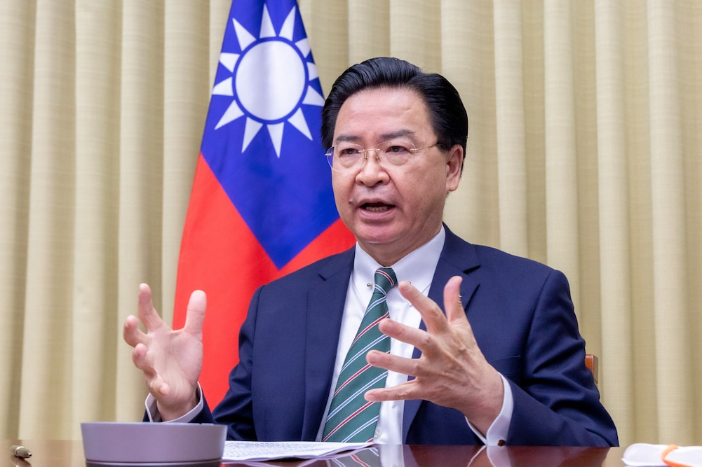外交部部長吳釗燮接受澳洲「特別服務廣播公司」政治記者Tom Stayner視訊專訪，深入說明台澳關係發展等議題。