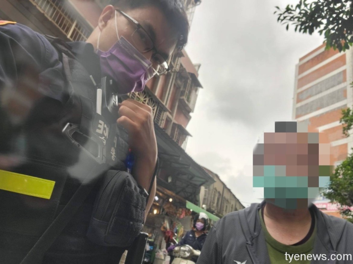 老翁忘記車停哪以為被偷 八德警耐心陪找虛驚一場 8 S 2932812