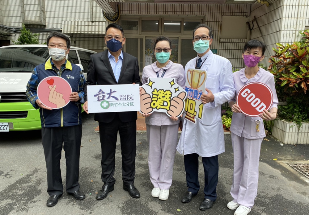新竹市議員林耕仁看望新竹台大醫院 為醫護人員加油打氣