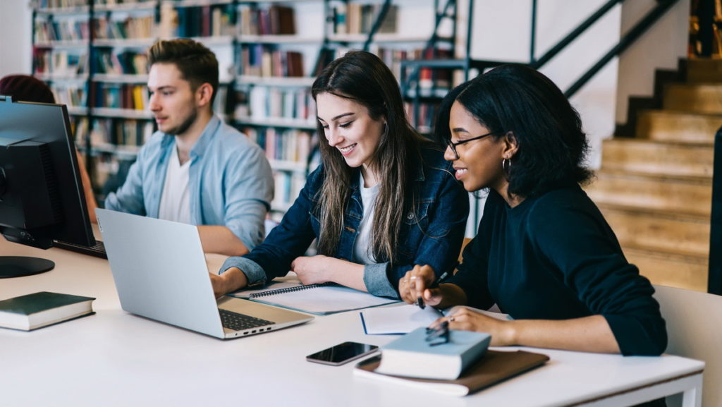 Lenovo於momo購物網、PChome 24h與Lenovo官網旗艦店推出限時優惠活動。