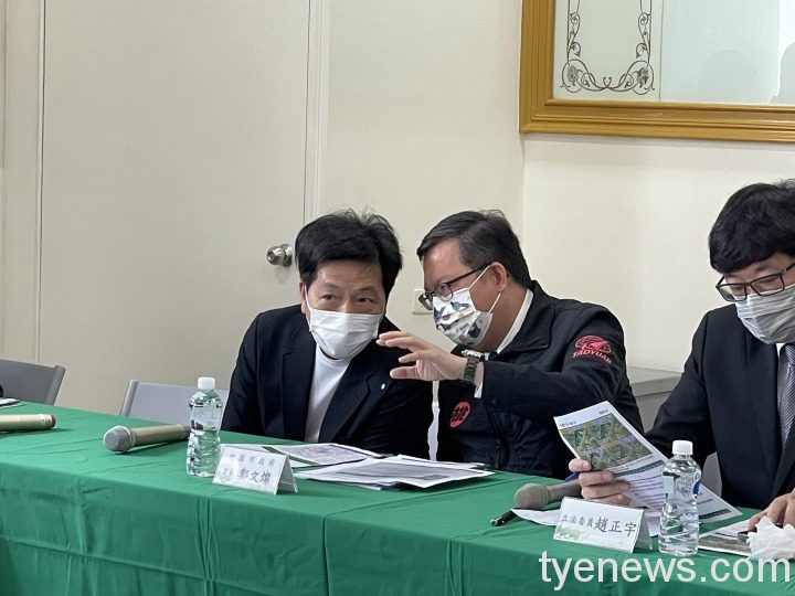 桃園市開設長幼綠色通道 採檢、看診、拿藥免掛號費 11 前立委鄭寶清肯定市長鄭文燦啟動長幼優先綠色通道,並提出桃園市提供3歲以下嬰幼童,及75歲以上長者綠色通道服務。