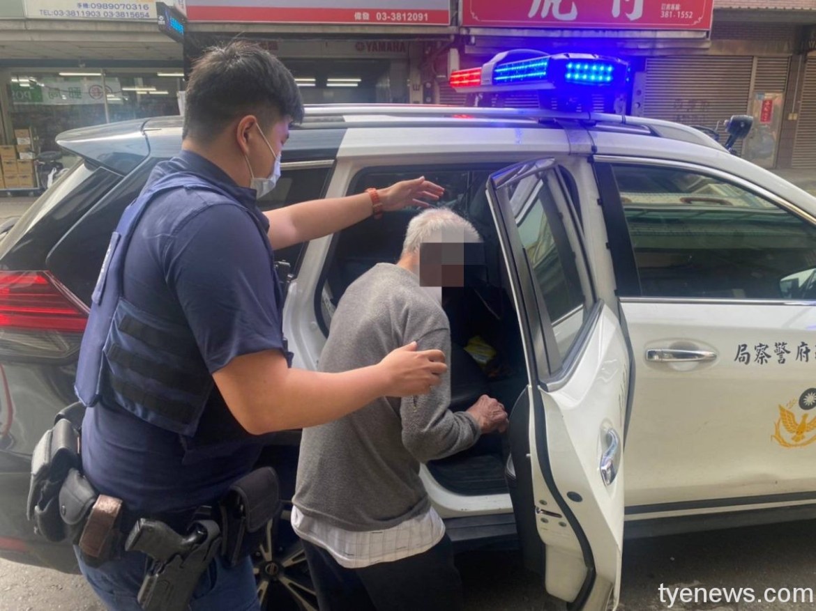 民眾居檢無法外出 大園警郵局旁尋獲失智父親 15 138158 scaled