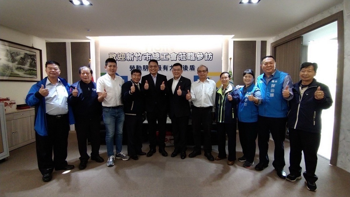 許修睿議長及國民黨新竹市長參選人林耕仁等議員針對竹市近年市政發展情況進行討論，未來希望能與新竹市總工會建立更緊密的合作關係，關心勞工。（圖：翻攝自林耕仁臉書）