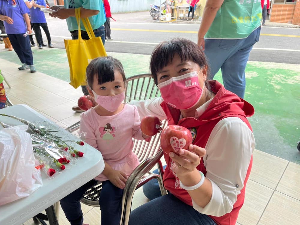 【匯流民調2022縣市長系列3-2】蔡培慧:跑基層常聽到換人做做看 許淑華:匯流民調符合所知民調 雖領先但不敢懈怠 56 民進黨南投縣長參選人蔡培慧。