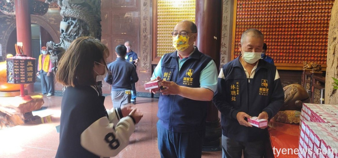 【有片】劉勝全率誠聖宮免費發900劑快篩 超長排隊人龍 19 286953
