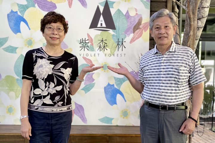 (左起)台灣旅遊交流協會理事長賴瑟珍、三富休閒農場主人徐文良。 記者-張偉浩/攝
