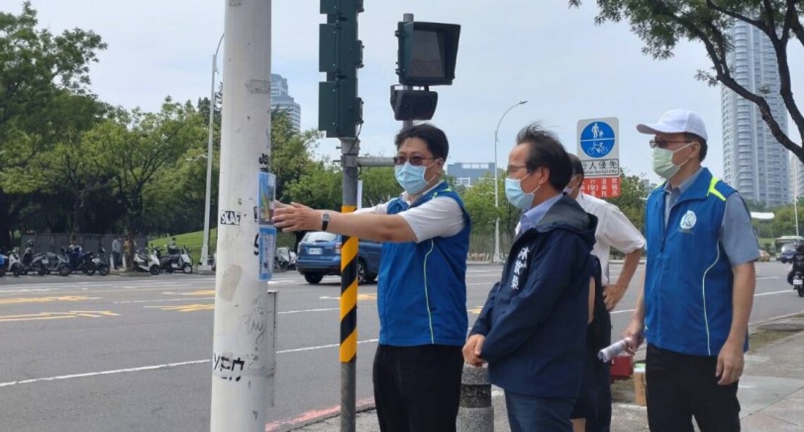 未禮讓行人警告系統建置 為繁忙的路口安全再添利器