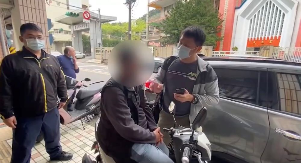 逮捕犯嫌畫面