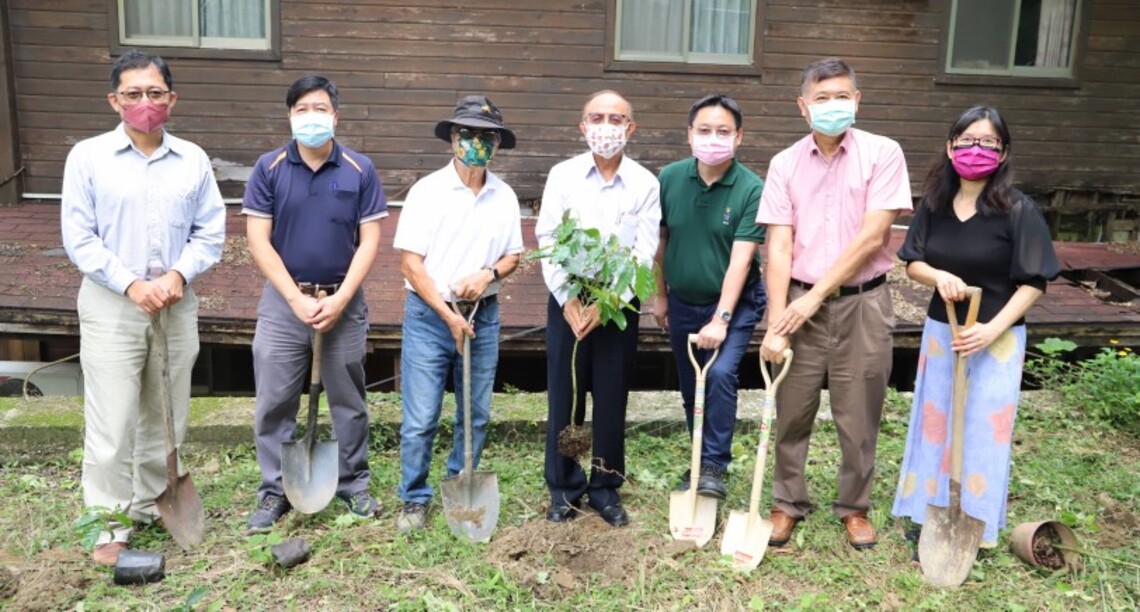 南華大學栽種蜜源植物 響應「世界蜜蜂日」