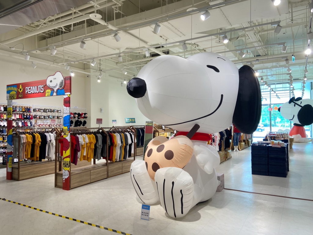 Snoopy 珍奶充氣公仔