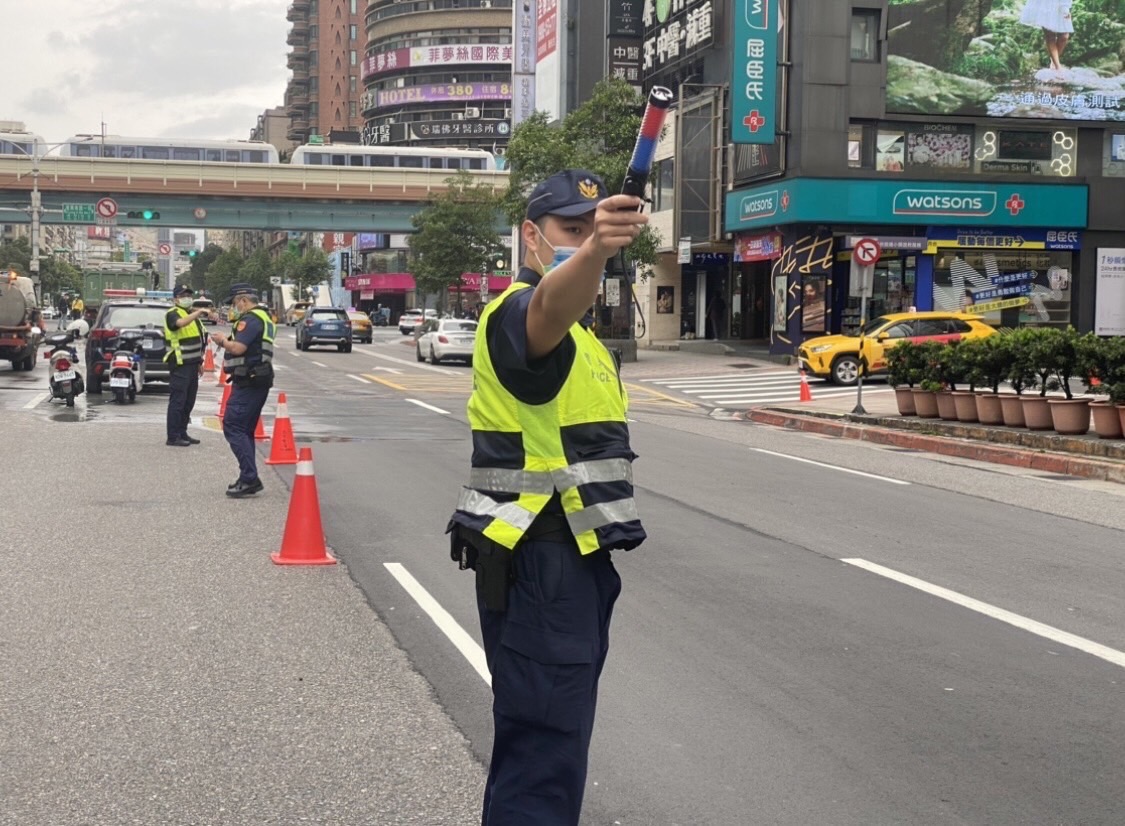 大安警維護市民用路安全anytime 。