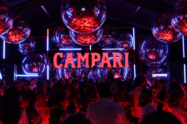 As Official Partner of Festival de Cannes, Campari continues its legacy within the cinema industry by playing host to guests at an unforgettable evening of immersive cinema experiences, marking the brand&rsquo;s first year as Official Partner the world-renowned film festival.