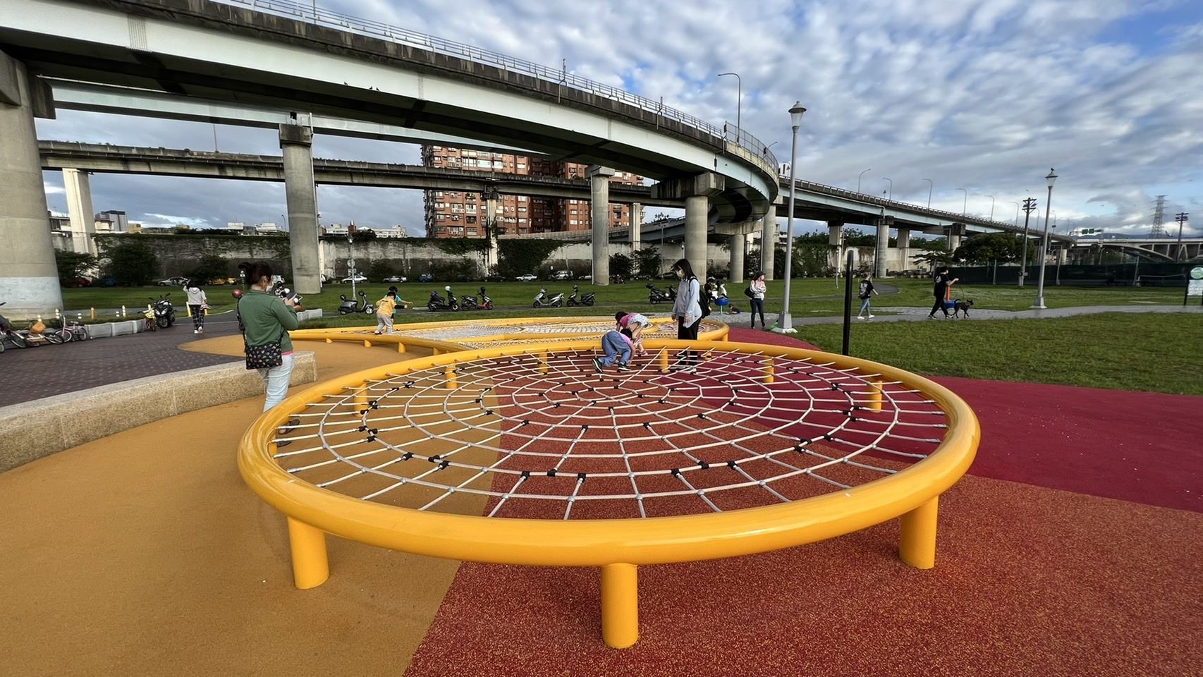 小孩放電新選擇 北市雙園河濱兒童遊戲場開放