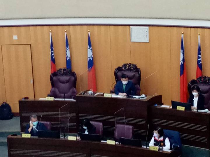 邱奕勝主持總質詢會議 張善政拜會臨時喊卡 1 60743