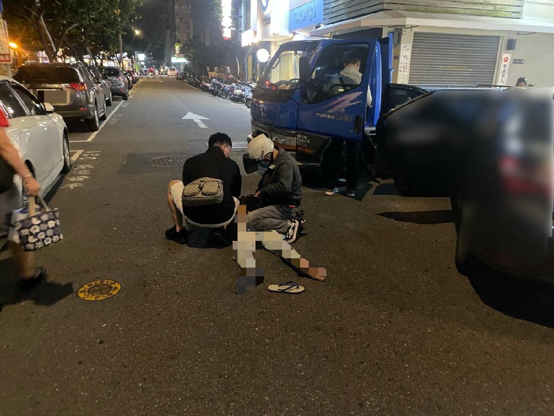 圖片說明 : 李姓毒嫌(男、23歲)，持有二級毒品等贓證物，全案依毒品危害防制條例移送臺中地檢，並向上溯源，擴大偵辦。 (記者江雁武翻攝)