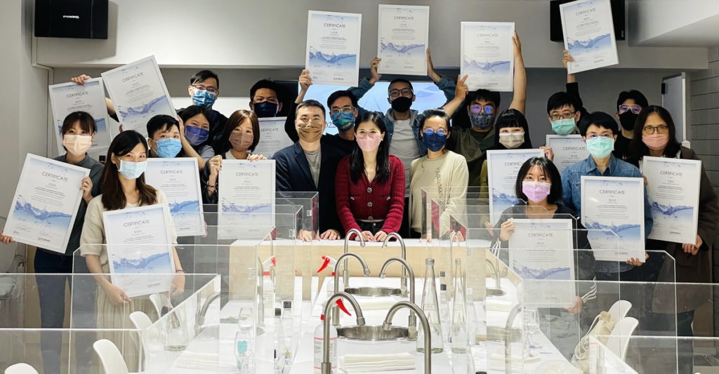 日前結訓的2022第四屆國際品水師課程,國際證照學程之受證人數創下新高。