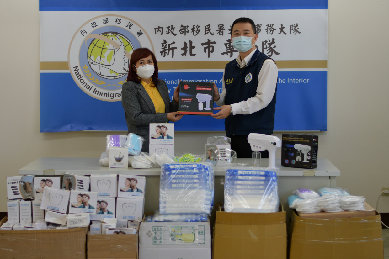 2 (圖)陳氏花女士捐贈移民署新北市專勤隊防疫物資1批