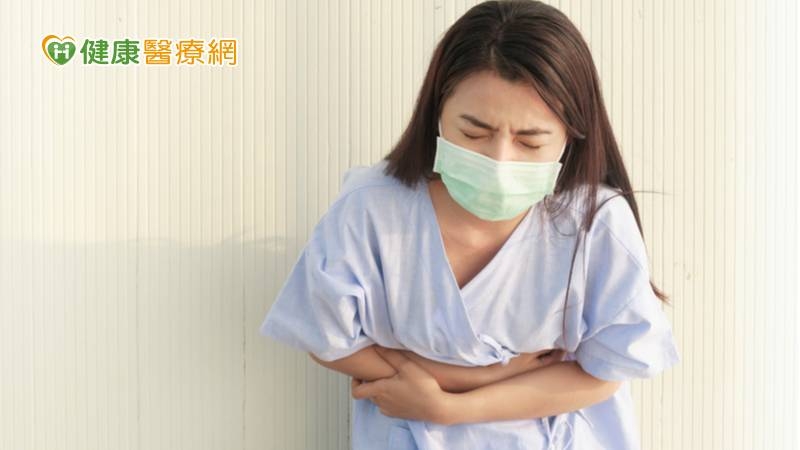 焦慮疫情恐釀大腸激躁症 醫揭「常見排便習慣改變」