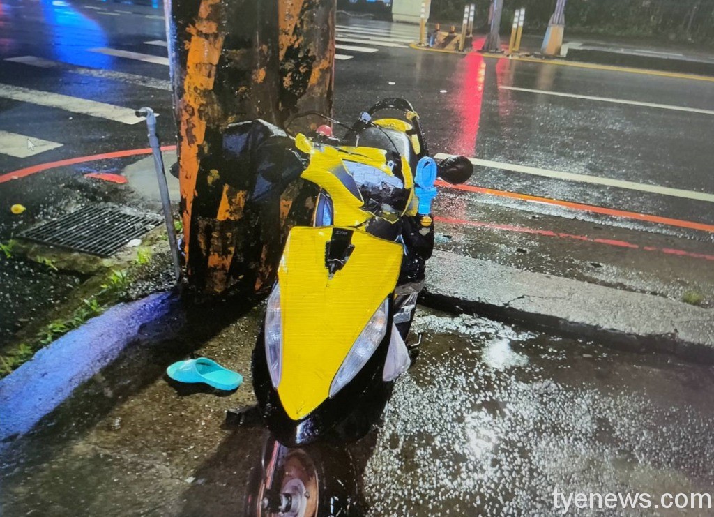 【有片】疑迴轉未注意釀禍 機車零件噴飛騎士躺地抽搐 21 691512