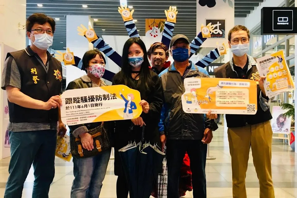 基警COSPLAY奇異博士街頭快閃 局長率警宣誓反跟騷