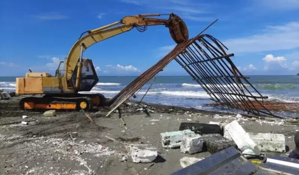 台南蚵架垃圾汙染海岸