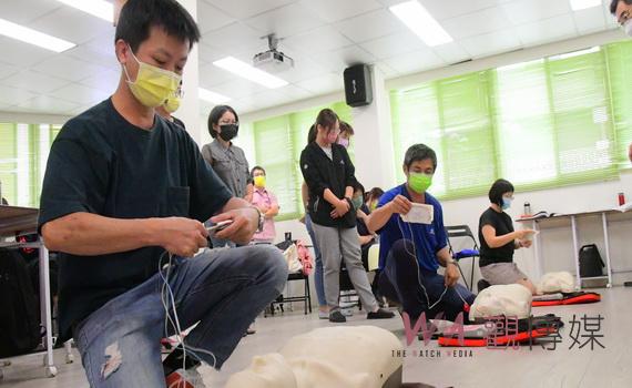 照顧服務員證照班開辦受訓踴躍 邱暉智扛下高齡化社會的重擔