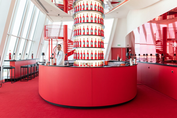 Campari 為第 75 屆康城影展的官方合作奠立標準