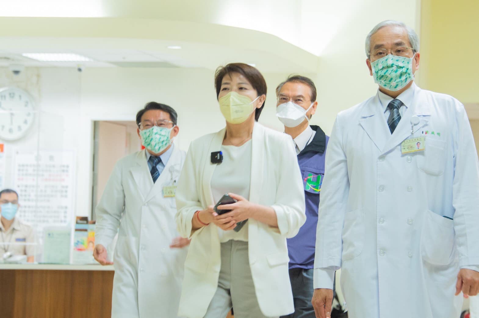 北市選戰/國民黨蔣萬安聲勢下滑?高嘉瑜指黃珊珊挾帶「資源」防疫才受民眾肯定 41 台北市副市長黃珊珊