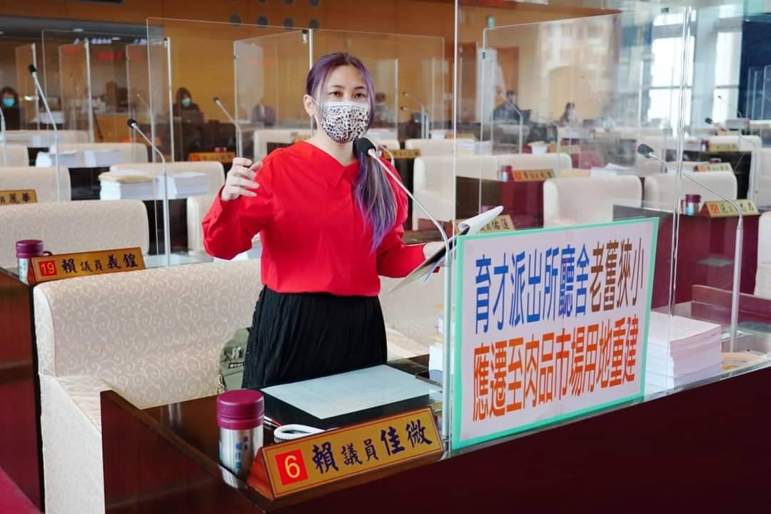 圖片說明:育才派出所使用47年,廳舍老舊不堪,辦公空間不足,建議遷至原肉品市場用地重建。(記者江雁武翻攝)