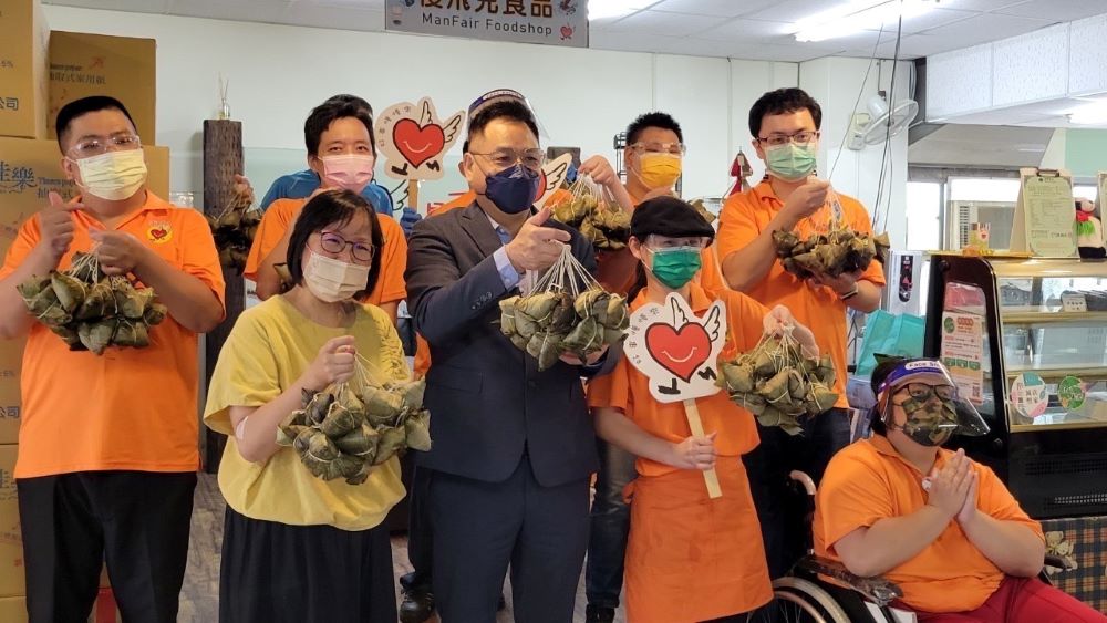 圖片說明:林耕仁在新竹深耕已久,相當受市民朋友喜愛。(圖:翻攝自林耕仁臉書)