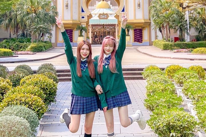 畢業季來臨,穿上最顯青春無敵的學生校服、系服,來趟充滿回憶殺的遊樂園旅行。 圖:六福村主題遊樂園/提供