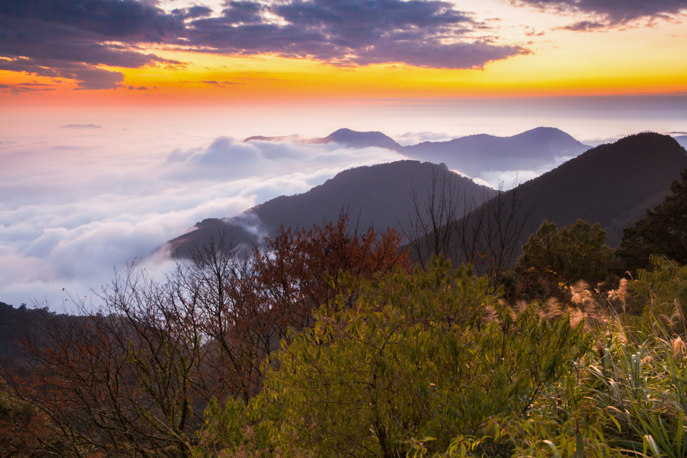 shan,Is,Chinese,For,Mountain,,And,A Li,Mountain,Is,The